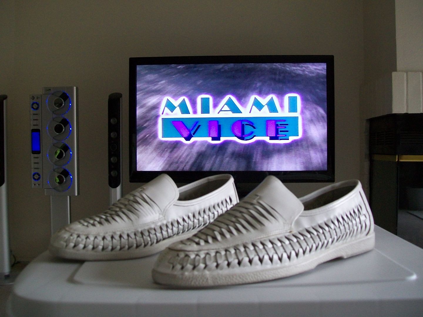 CROCKETT'S SHOES! Page 2 Cooper & Miami Vice