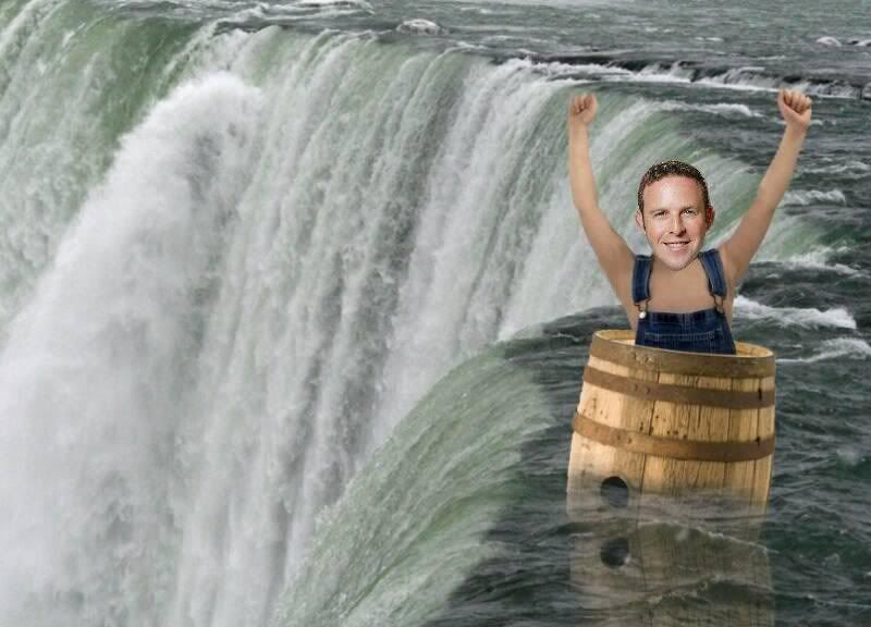 boy-in-barrel-over-niagra.jpg