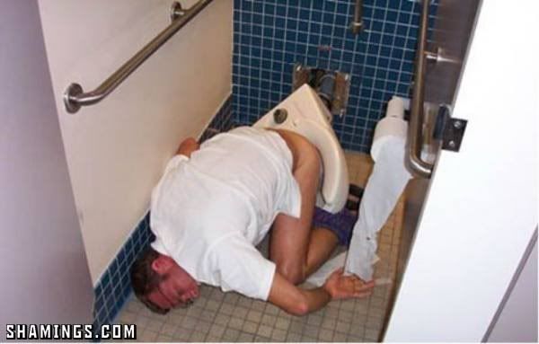 http://i172.photobucket.com/albums/w35/ooohthattickles/Funny%20Pictures/DrunkonBrokenToilet.jpg