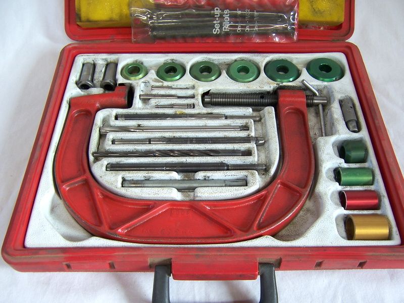 Valve Guide Cutter Reamer Liner Installation Tool Set Lisle 59000 Valve Guide Cutter Reamer Liner Installation Tool Set Lisle 59000