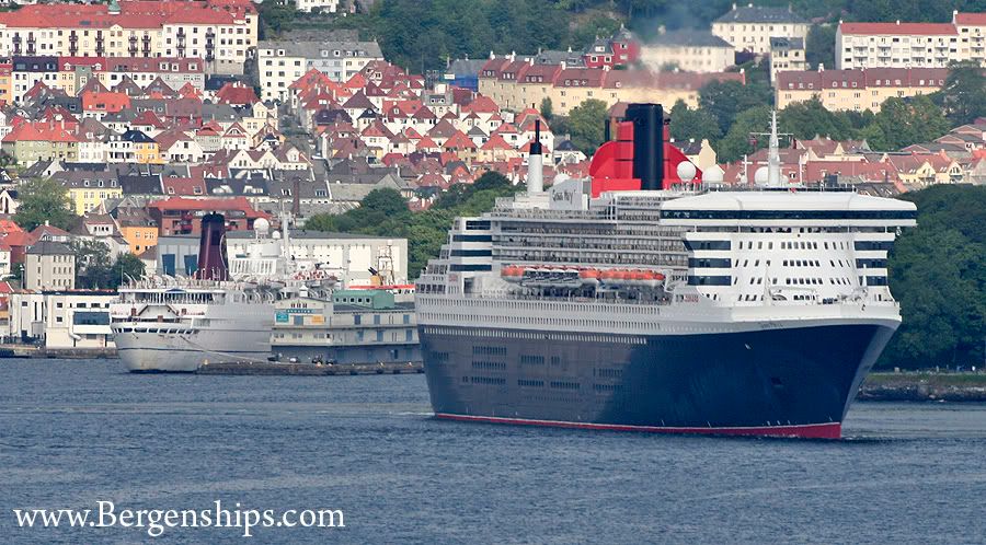 QM2front4.jpg