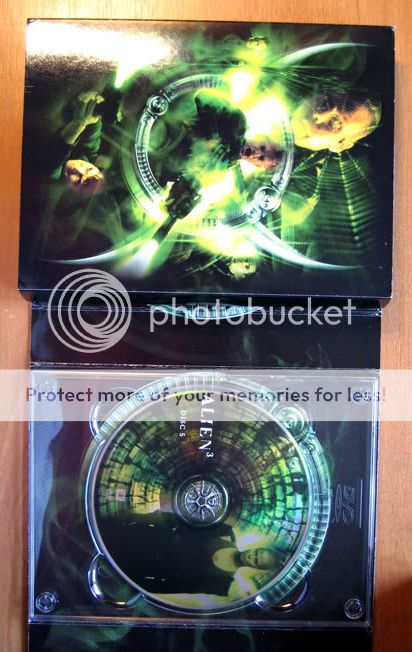 http://i172.photobucket.com/albums/w7/4alexf/DVD%20Mania/AlienQuadrilogyR1Digipack_28.jpg