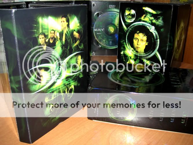 http://i172.photobucket.com/albums/w7/4alexf/DVD%20Mania/AlienQuadrilogyR1Digipack_49.jpg