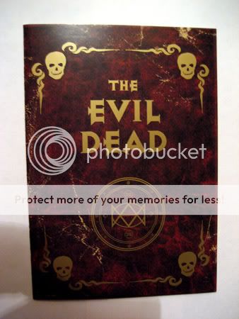 http://i172.photobucket.com/albums/w7/4alexf/DVD%20Mania/EvelDead12_BookofDeadLimitededit-14.jpg