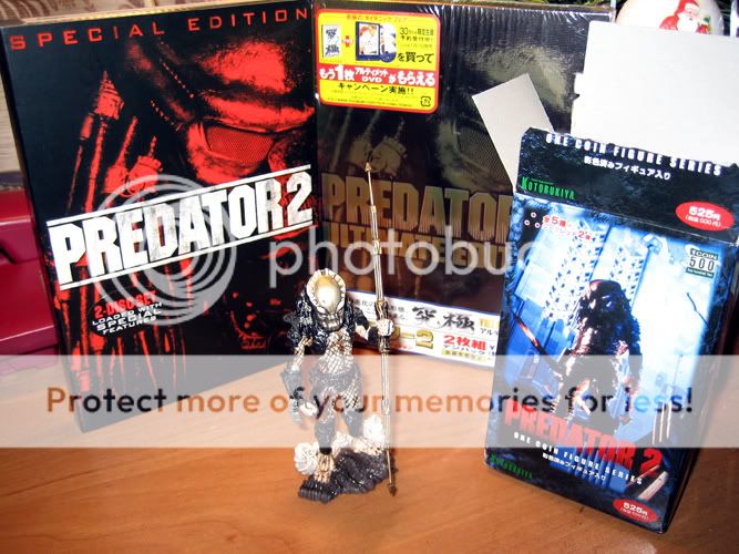 http://i172.photobucket.com/albums/w7/4alexf/Model%20Figures/Predator2_HunterKotobukiyaOneCoi-5.jpg